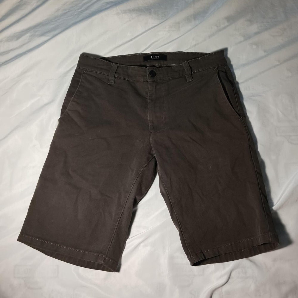 Neuw Nieuwlandstraat Olive Colored Shorts